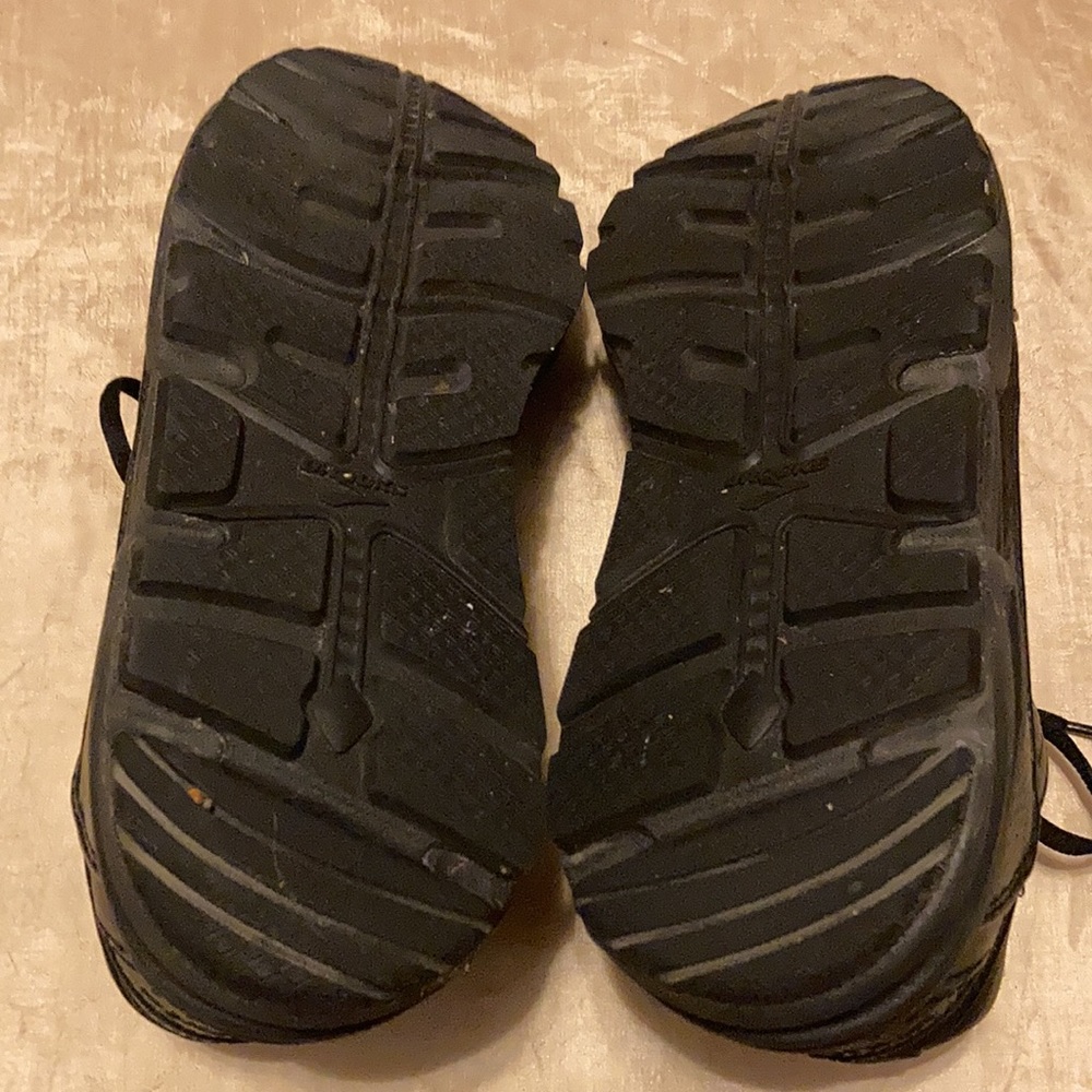 Brooks Addiction Walker Sneakers View 6